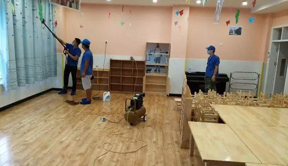 專(zhuān)業(yè)團(tuán)隊(duì)，持證上崗